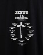 Camiseta Preta - Jesus é a Resposta - Imagem 2